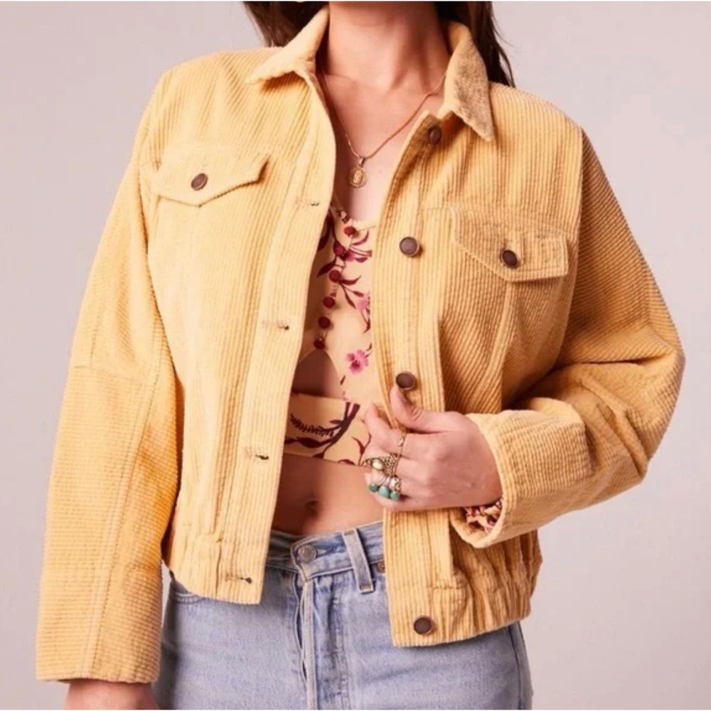 NEW Boutique Yellow Corduroy Cropped Trucker Jacket Women's M Boho Retro Shacket - Picture 1 of 8